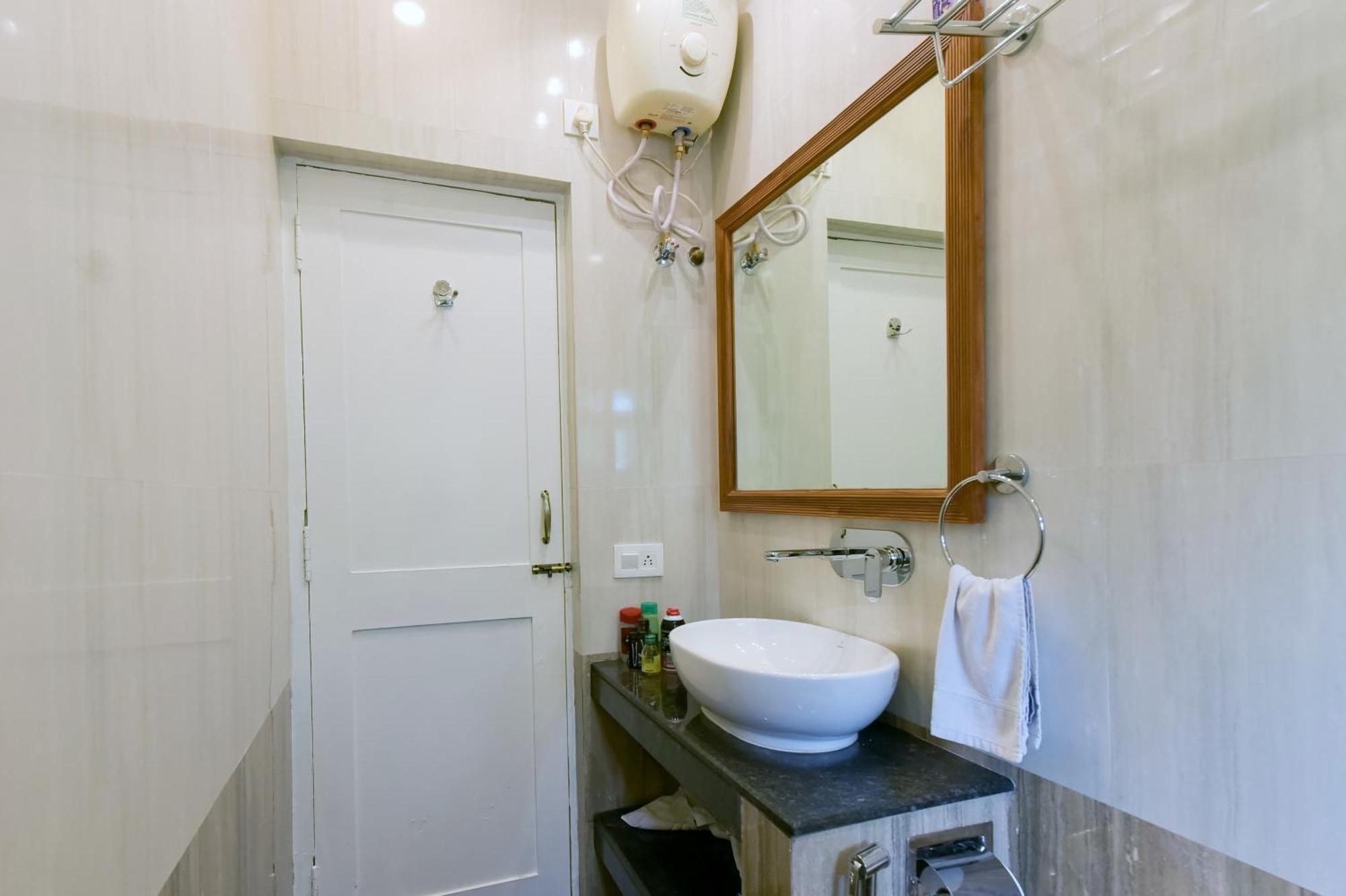 2 Bedroom Apartment In Resort On Candolim Beach Baga Exterior foto
